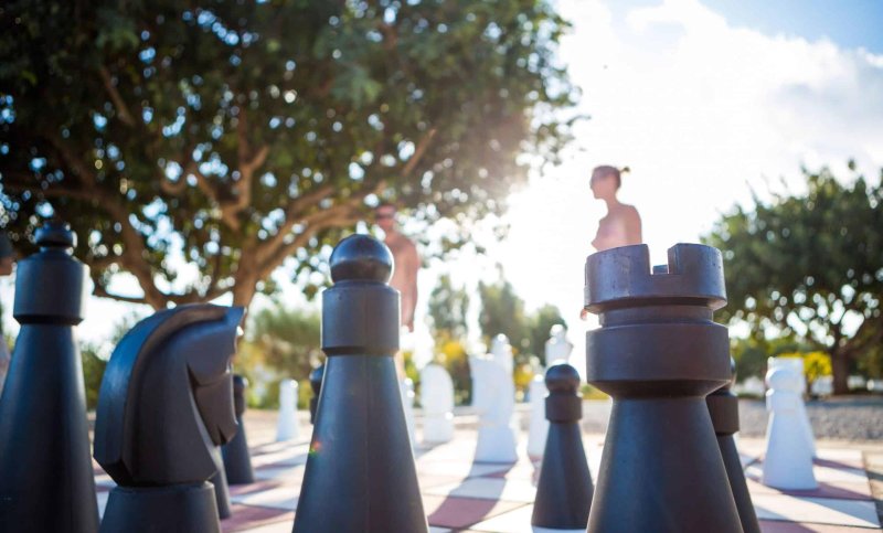 Street chess