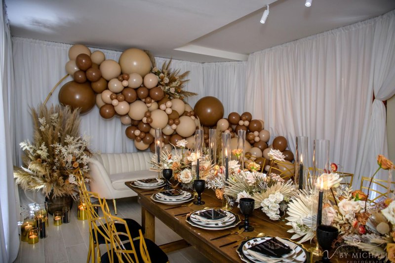Balloon decoration