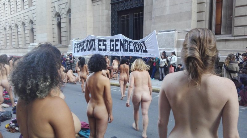 Demonstration of naked body