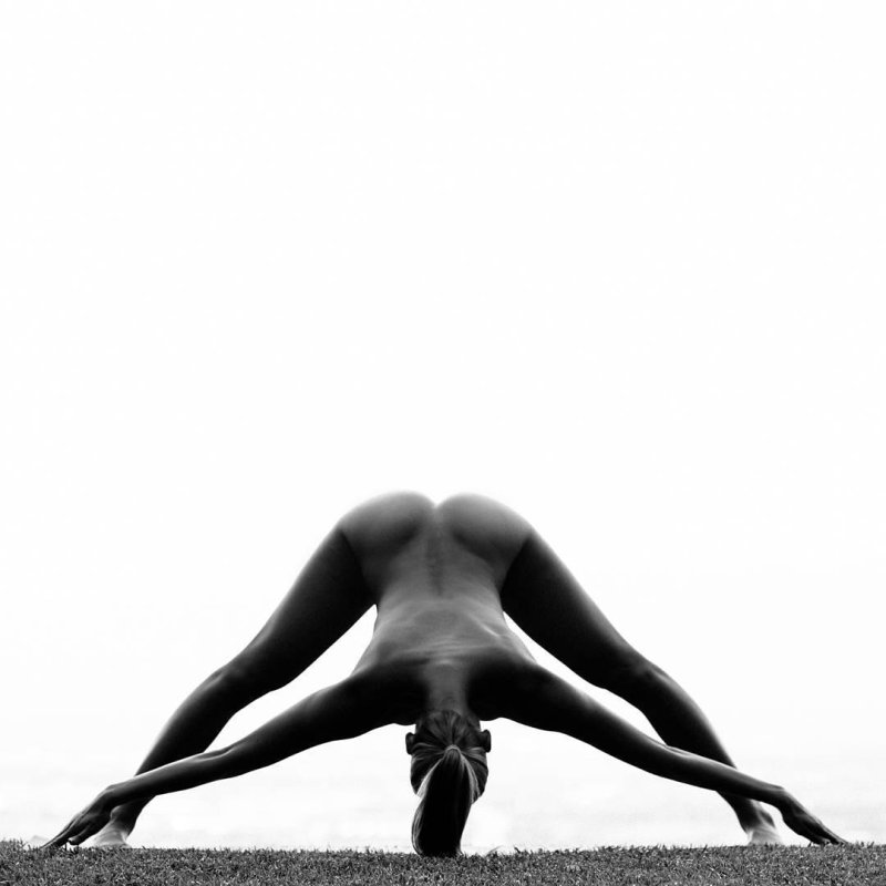 Yoga nude