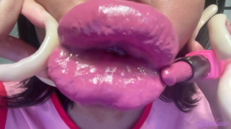 Silicone lips
