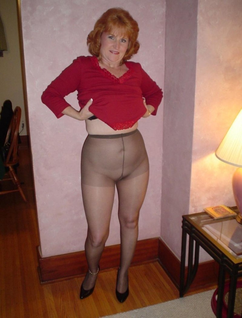 Mature matyurs in pantyhose