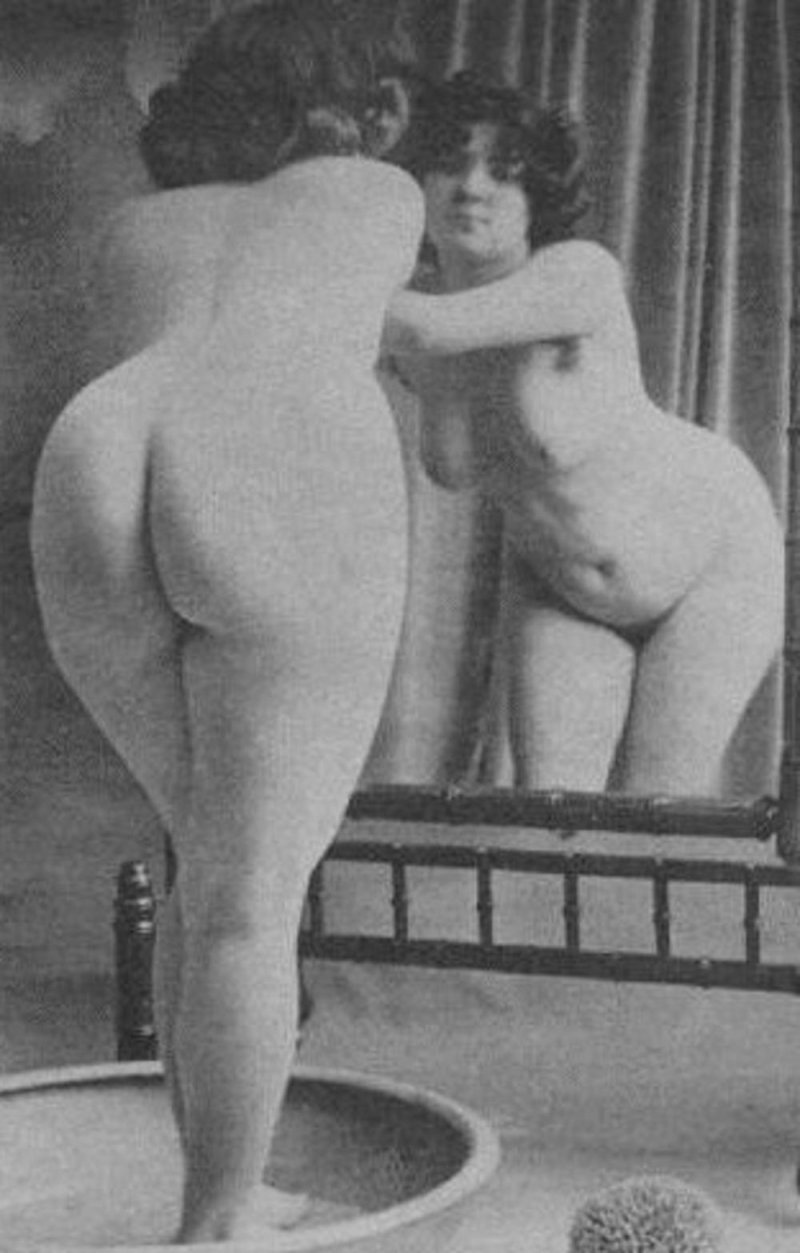 Vintage naked women