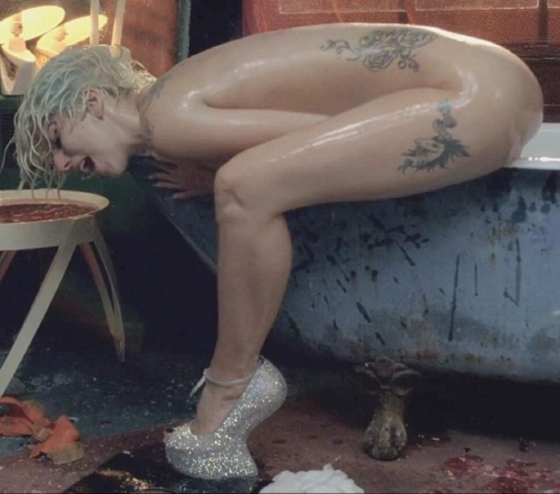 Lady Gaga Naked in the bathroom