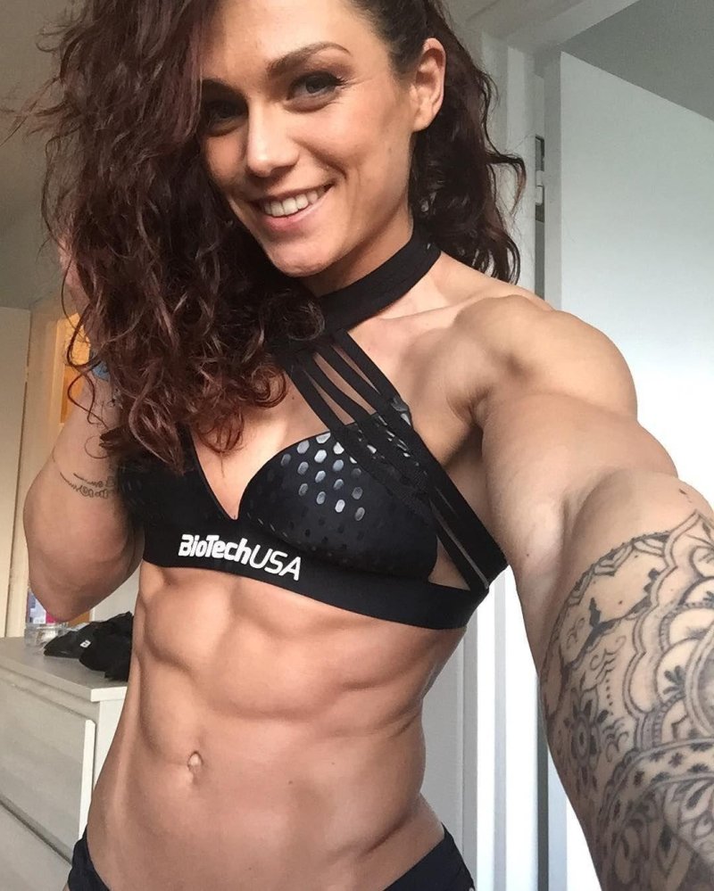 Fitness chicks