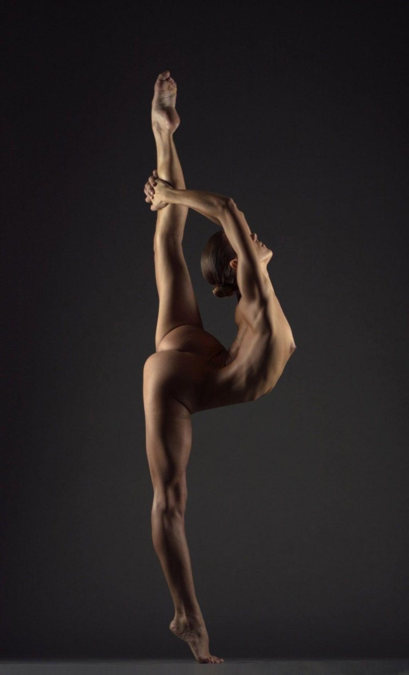 Beautiful naked dancers