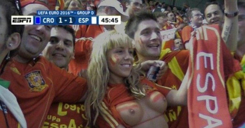 Fans of the Spanish national team