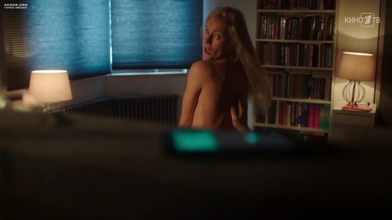 Naked actress Julia Topolnitskaya