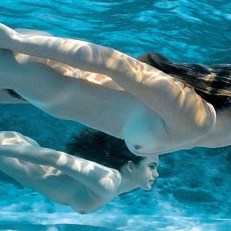 Submarine swimming women nude