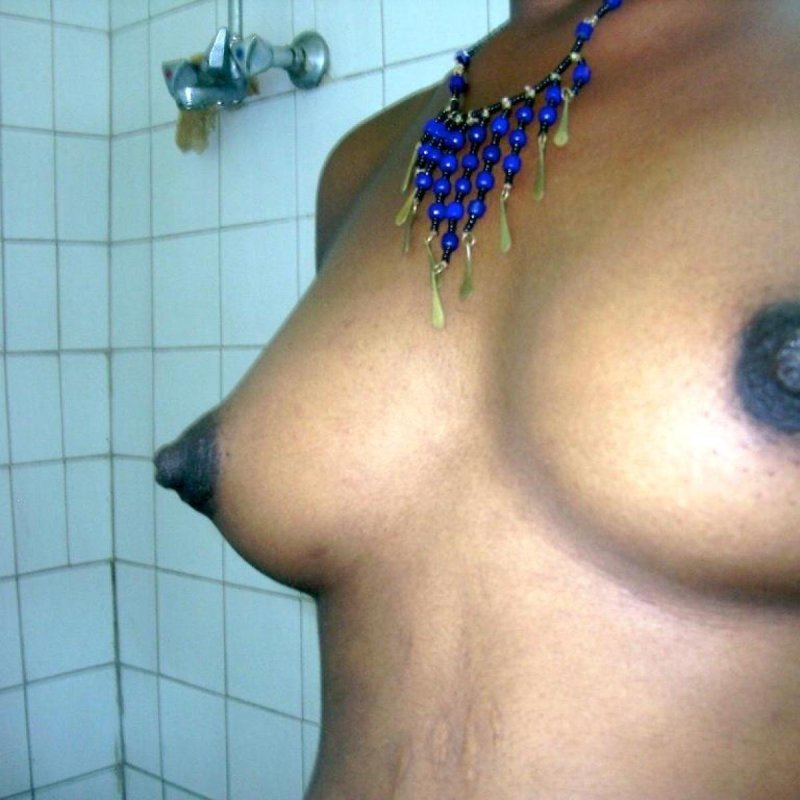 Bus necklace