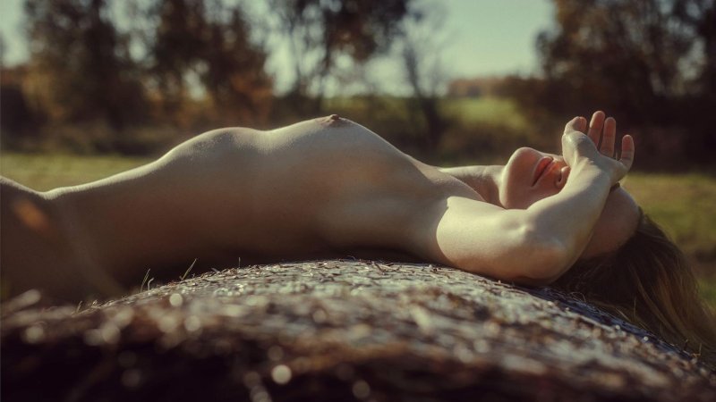 Girl nude