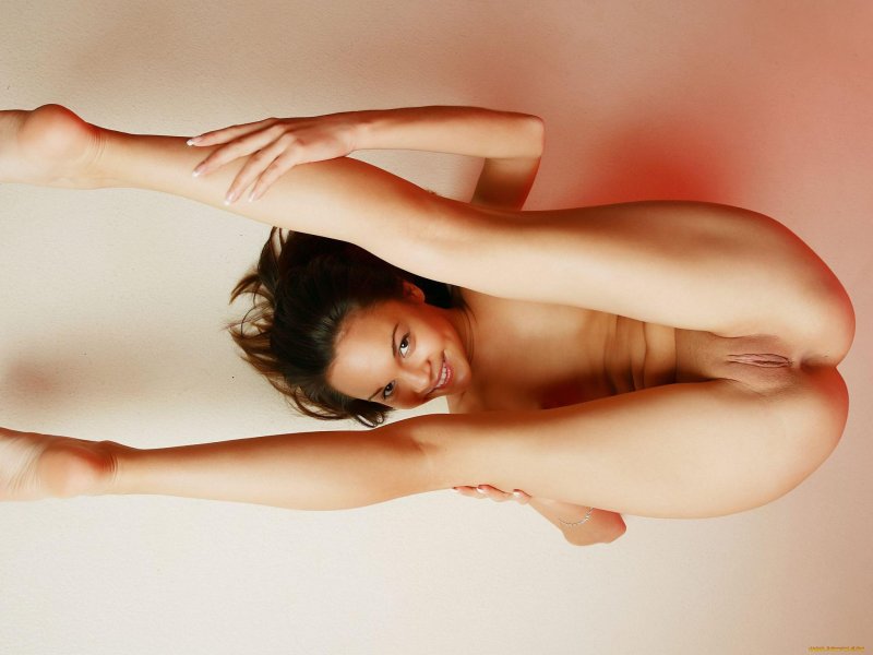 Yoga nude