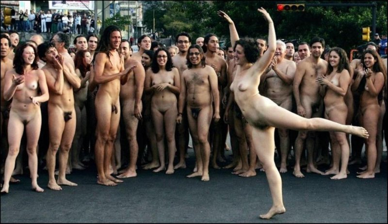 A lot of naked women
