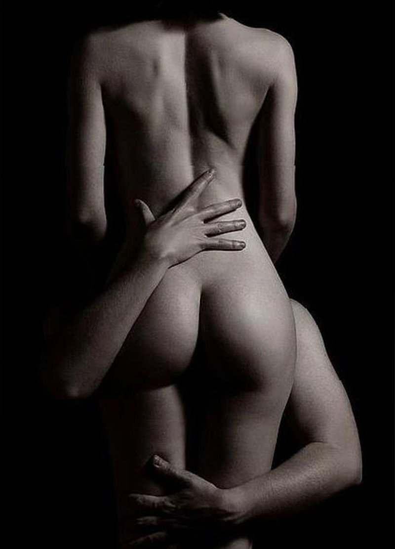 The photo shoot is erotic