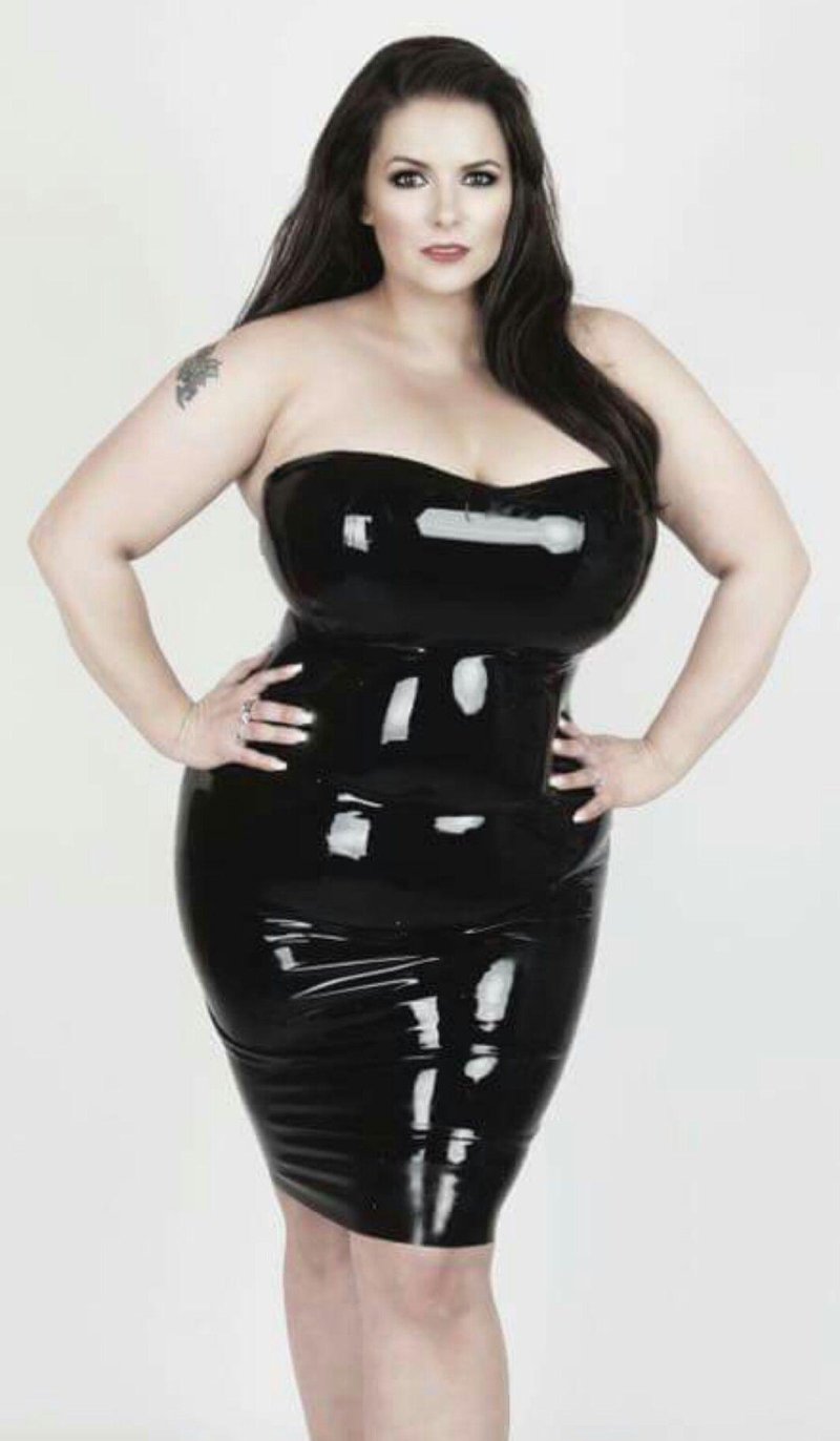 Fat girl in latex