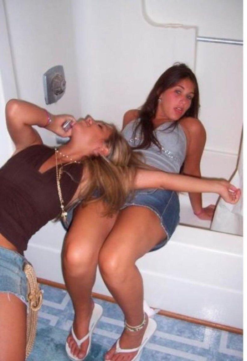 Very drunk girls