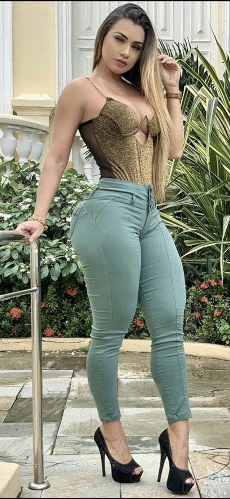 Tightening jeans