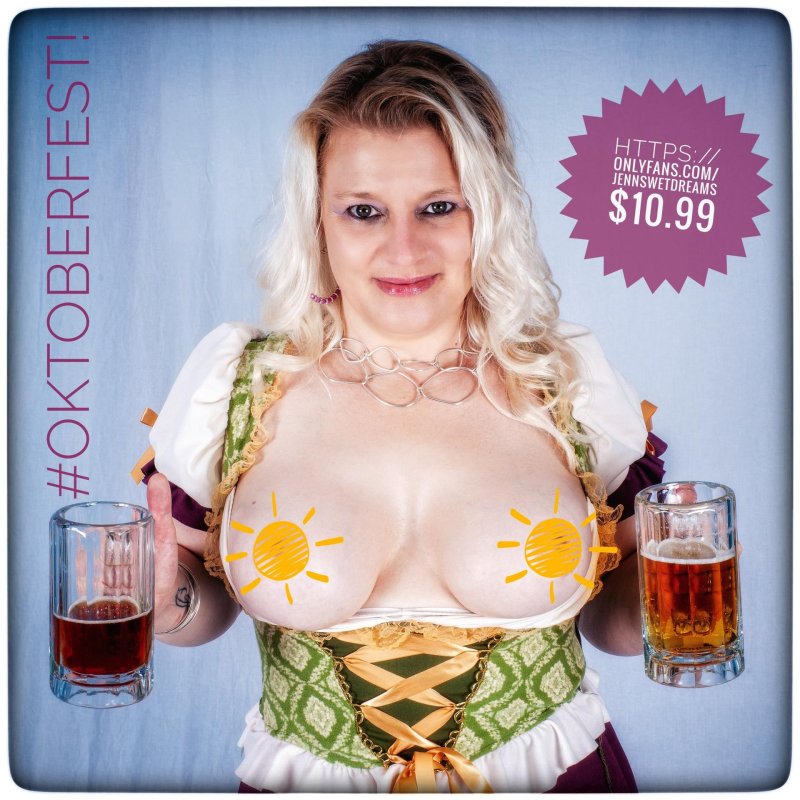 Oktoberfest girl with beer