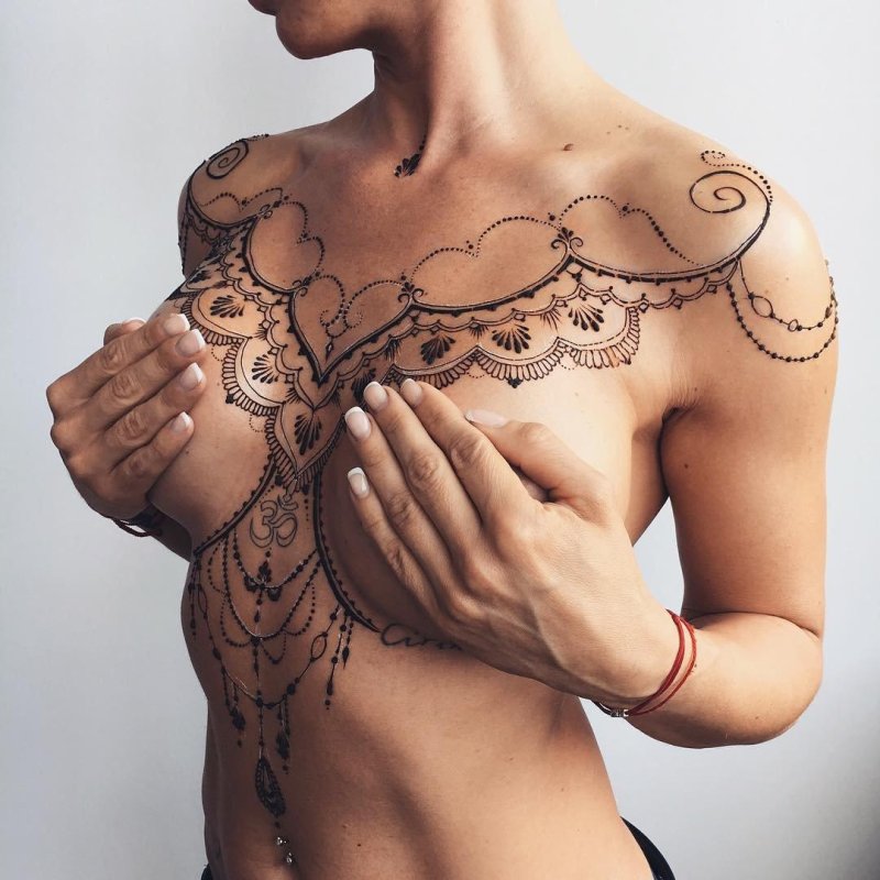 Mehendi under the chest