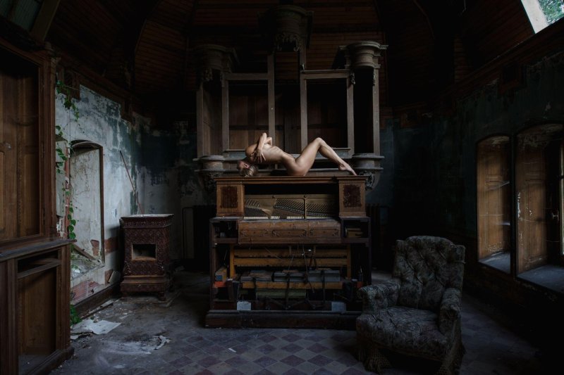 Photo shoot in an abandoned house