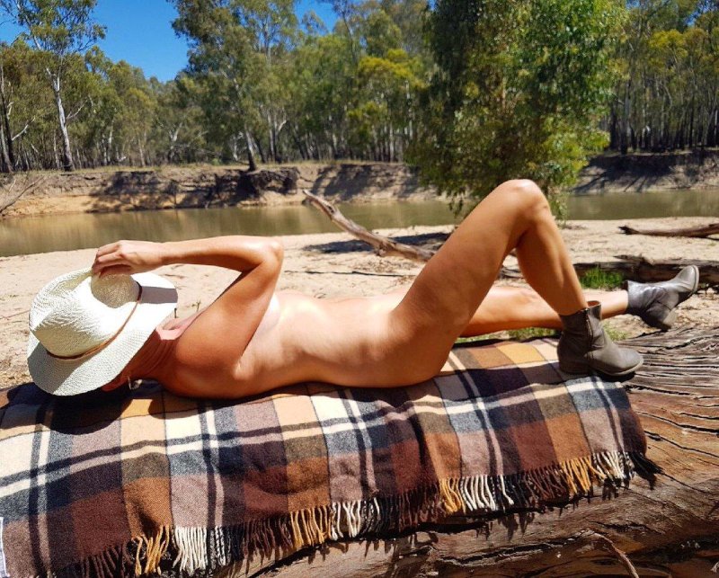Naked women on vacation