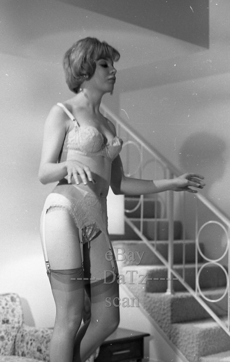 Retro erotic linen
