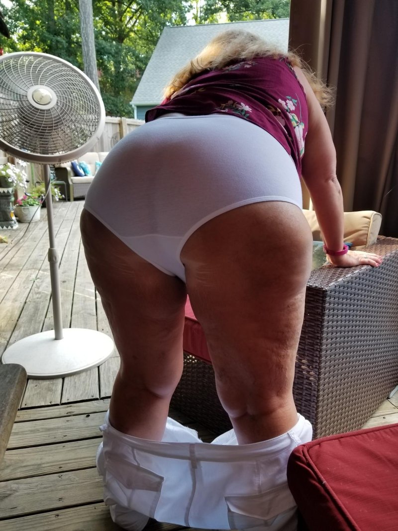 Thick old women in shorts
