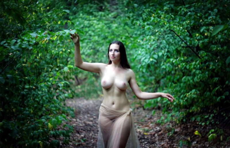 Girl nude