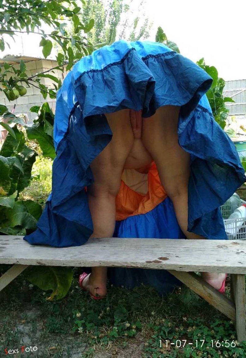 Ladies in the vagor without panties
