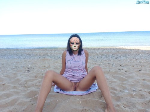 At sea without panties