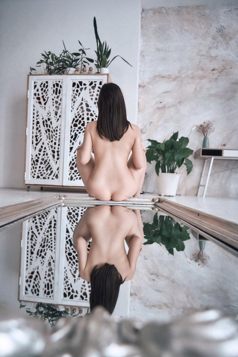 Photo shoots nude