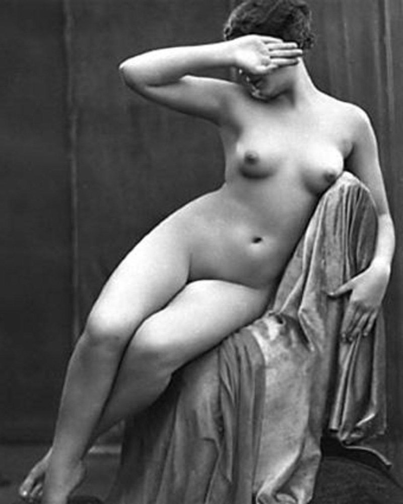Naked women in the past