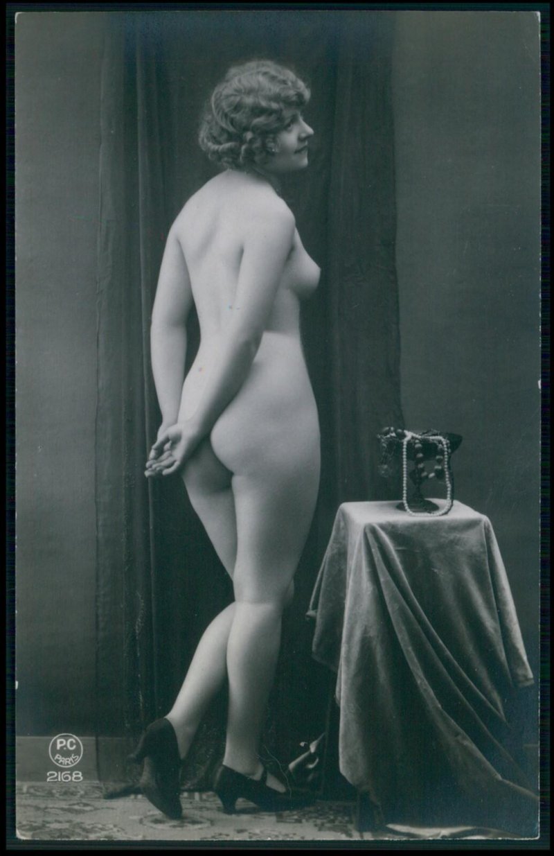 Naked women End of the century