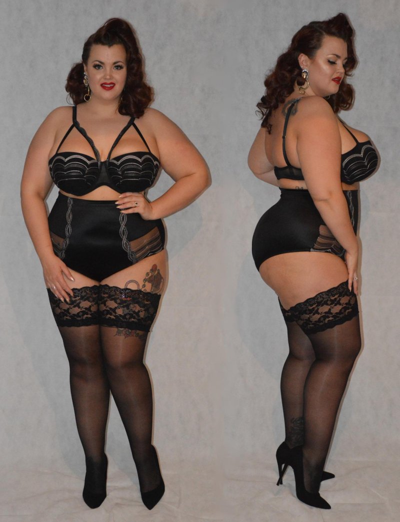 Plus Size Georgina Horn in stockings