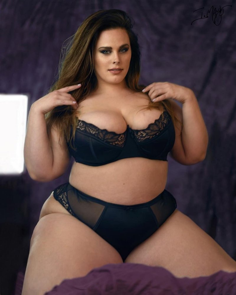 Samantha German Model Plus Saiz