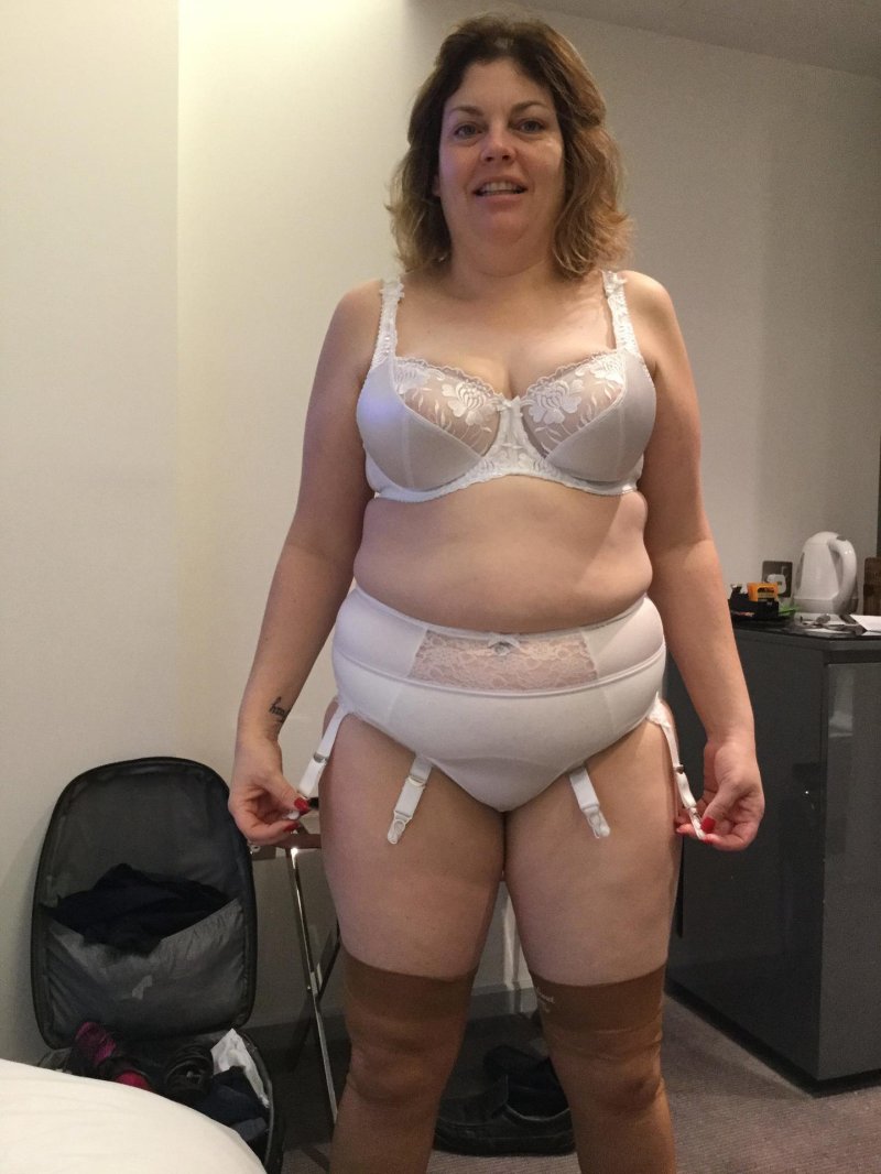 Mature in linen