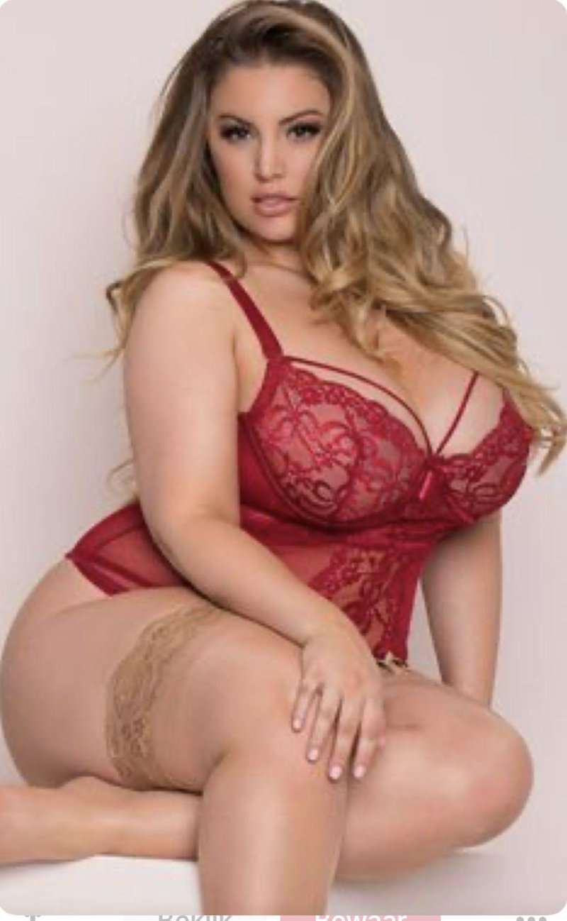 Ashley Alexis Saiz plus