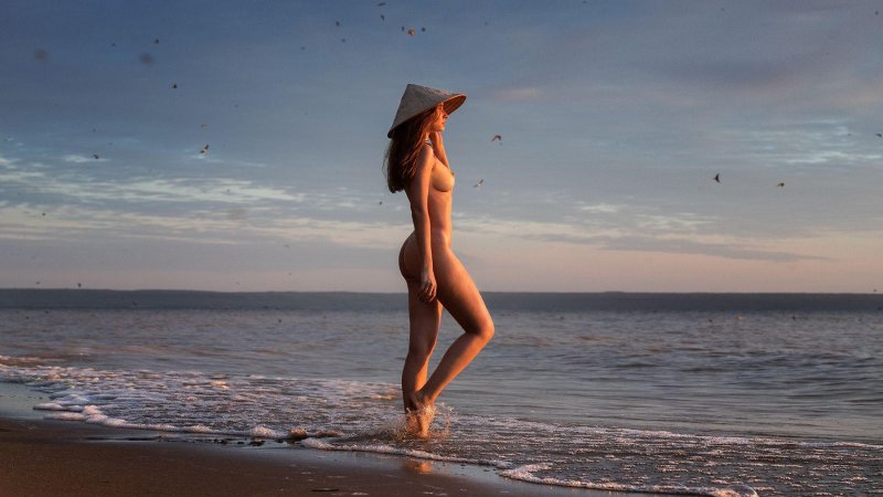 Naked sea