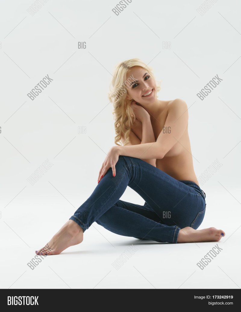 Topless in jeans