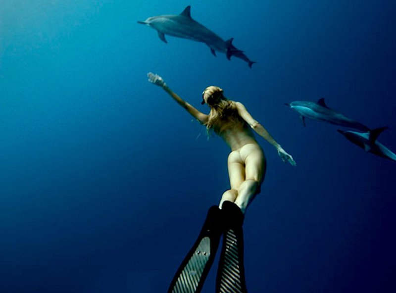 Submarine swimming naked