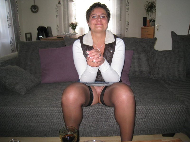 Upskirt Mature amateur