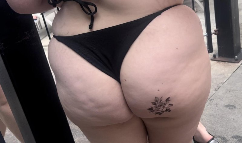Tattoo on the hips