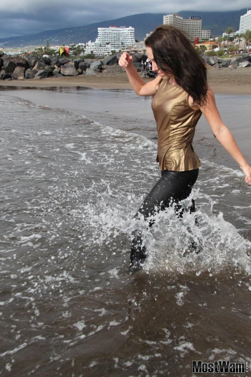 Girls bathe in leather clothes