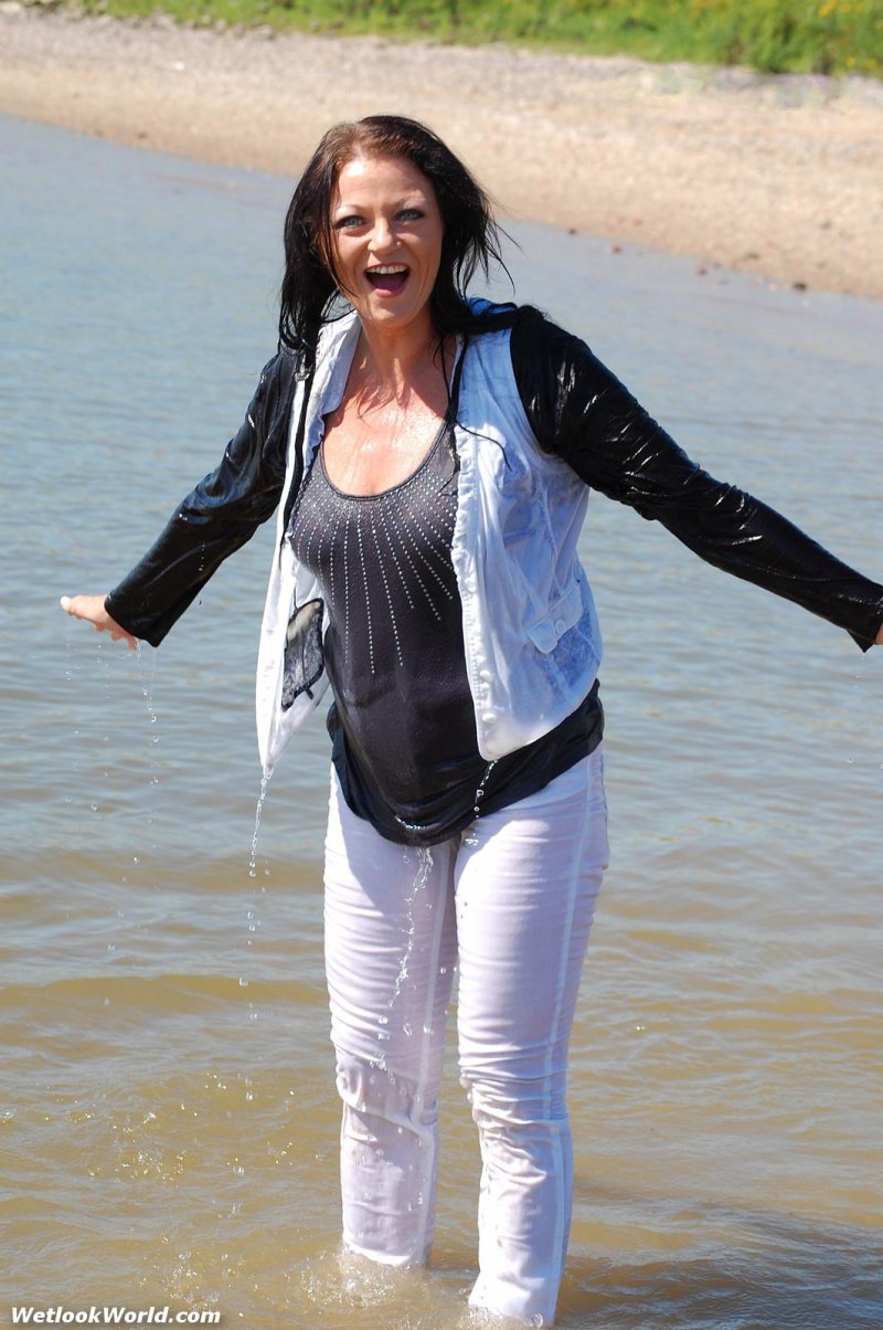 Wetlook in winter clothes river
