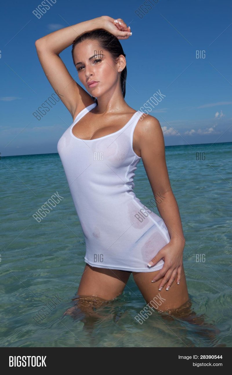 In a wet T -shirt