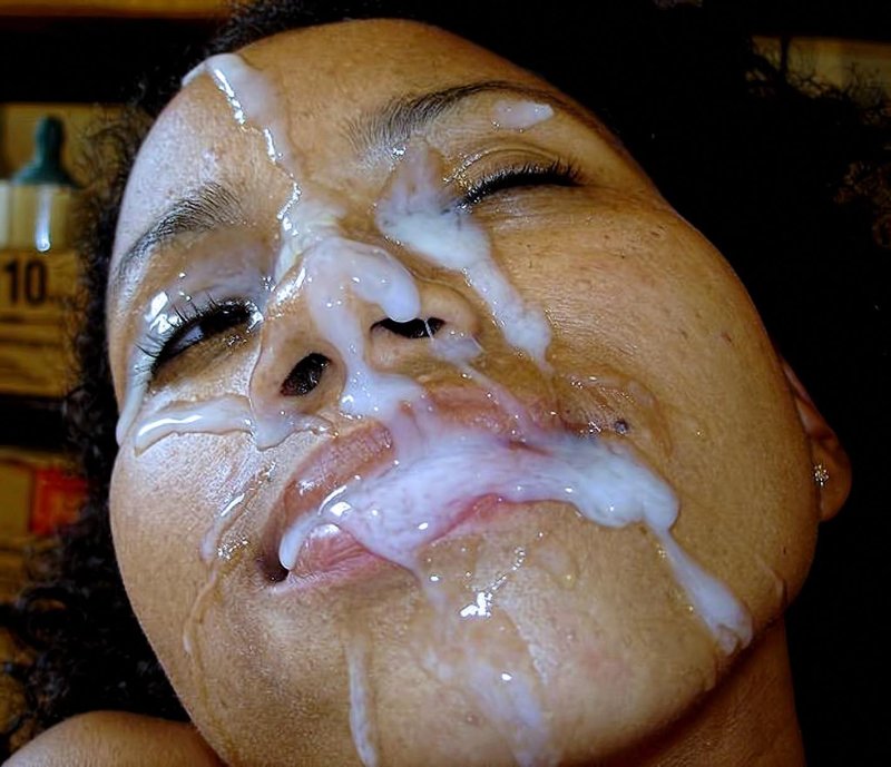 Spray sperm on the face