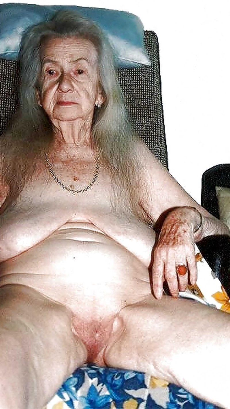 Old women are naked