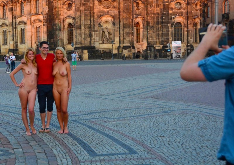 Night walk naked