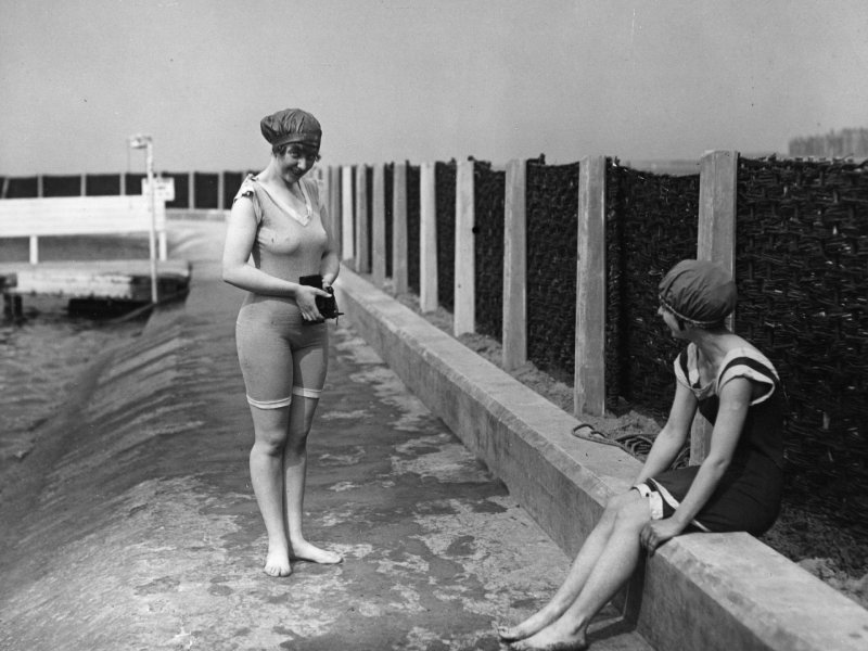 Flood costumes of the beginning century
