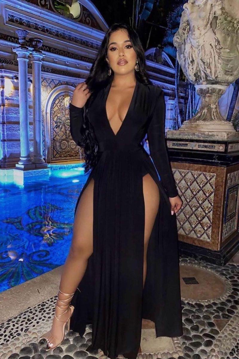 Long dress with a neckline